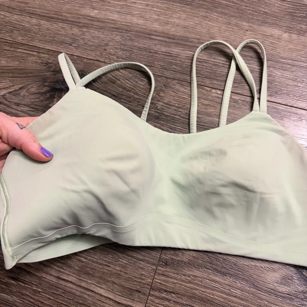 Lululemon Like a Cloud Bra *Light Support, B/C Cup (Creamy Mint) Size 10/12
